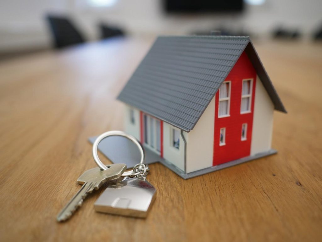 Verhuren aan expats: moderne gemeubileerde woning met internationale huurder in Amsterdam